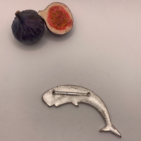 Vintage Whale Brooch - Picture 2 of 3